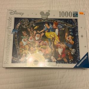 NIB: Disney Ravensburger Snow White Puzzle 1000 pieces